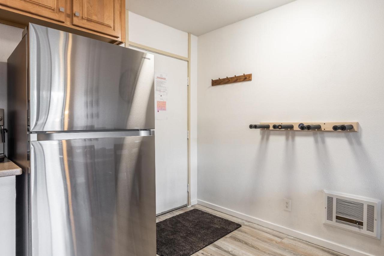 Summit #256 - Top Floor Summit 1 Bedrm 1 Bathrm Condo Just Steps Too Little Eagle Lodge Sleeps 4 Mammoth Lakes Exterior photo