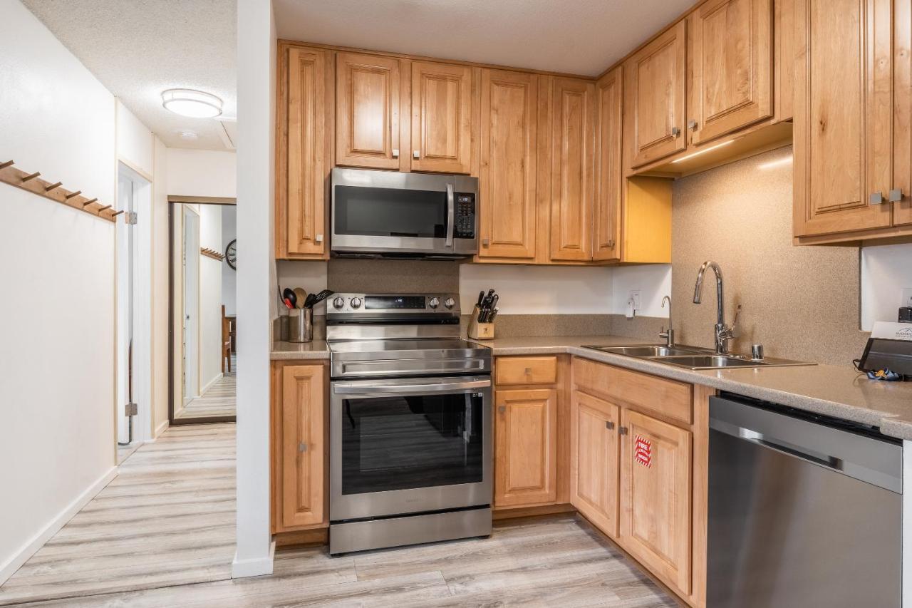 Summit #256 - Top Floor Summit 1 Bedrm 1 Bathrm Condo Just Steps Too Little Eagle Lodge Sleeps 4 Mammoth Lakes Exterior photo