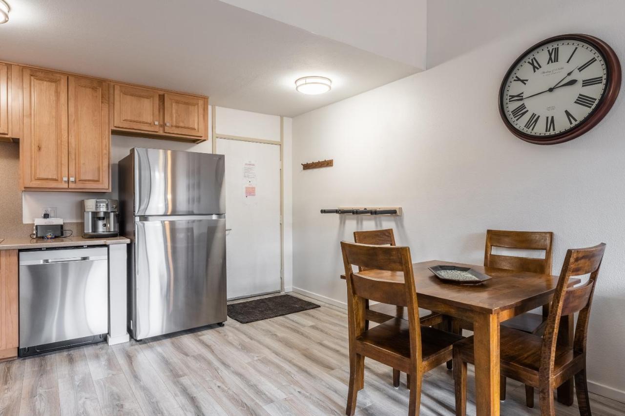 Summit #256 - Top Floor Summit 1 Bedrm 1 Bathrm Condo Just Steps Too Little Eagle Lodge Sleeps 4 Mammoth Lakes Exterior photo